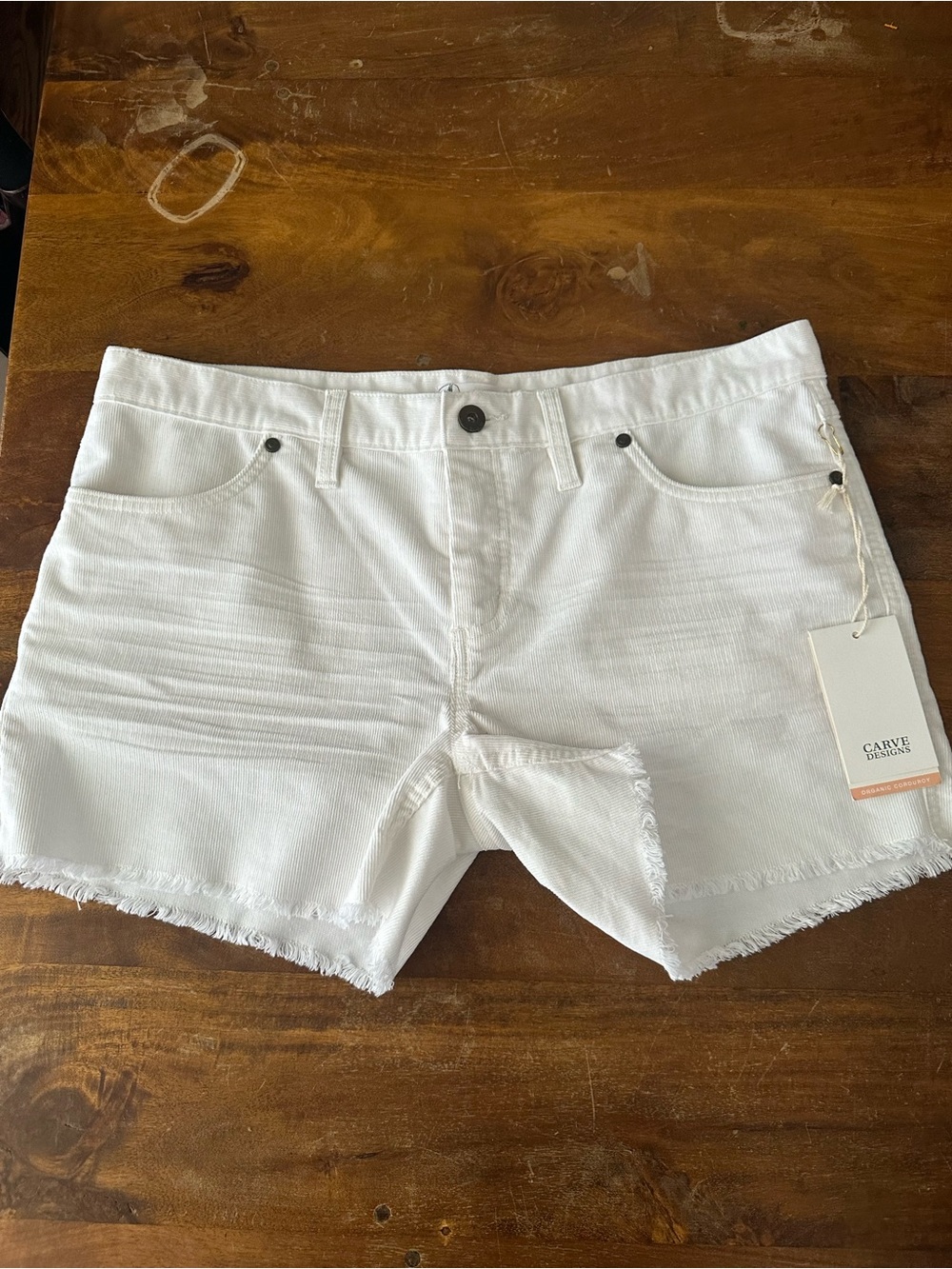 Carve Designs Women's White Corduroy Frayed Hem Shorts‎ size 10 NWT